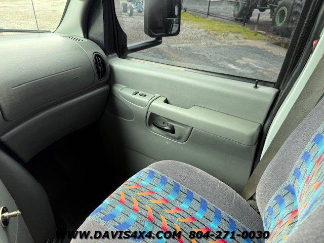 2005 Ford E-450 Cutaway Shuttle/Party Event Van Bus