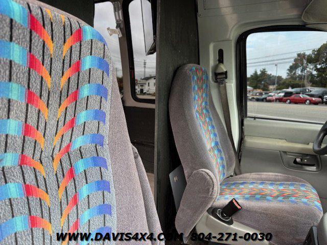 2005 Ford E-450 Cutaway Shuttle/Party Event Van Bus