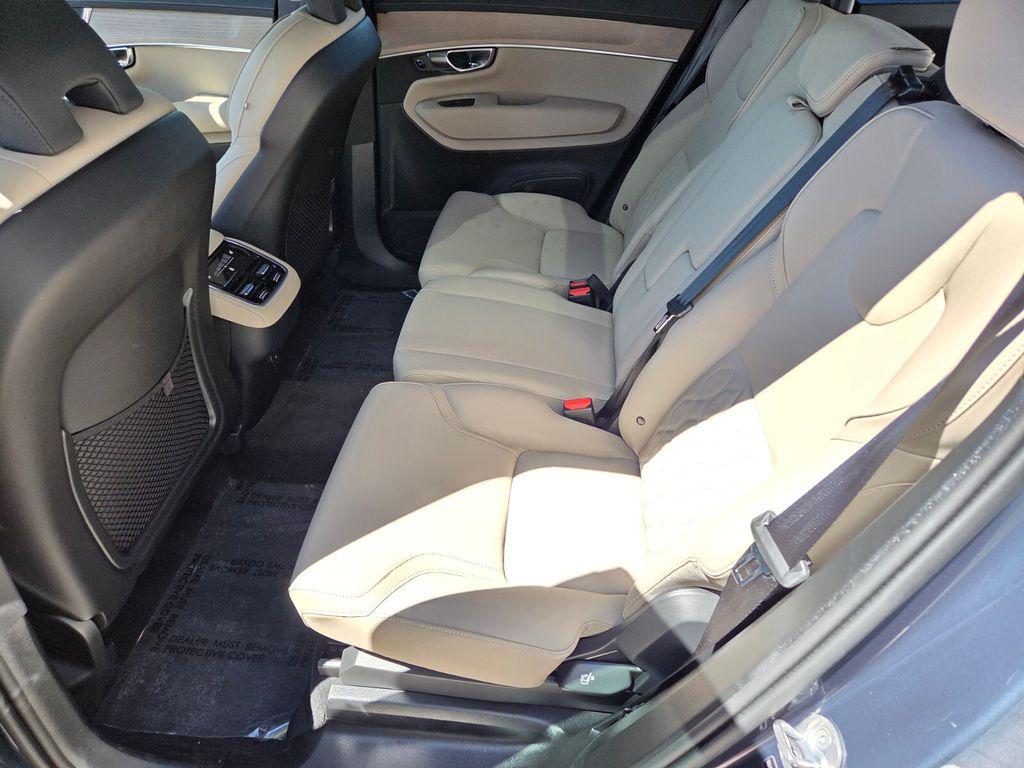 2026 Volvo XC90 Core - Photo 15