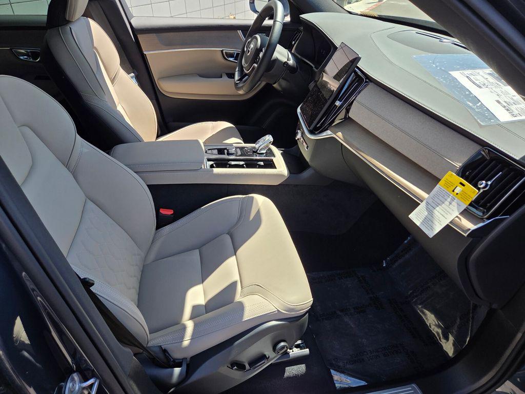 2026 Volvo XC90 Core - Photo 22