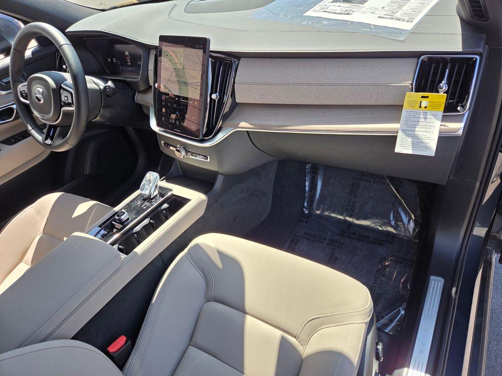 2026 Volvo XC90 Core - Photo 23