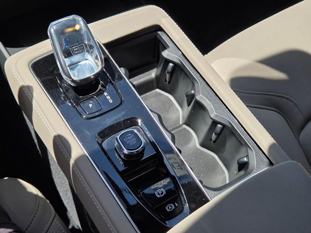 2026 Volvo XC90 Core - Photo 31