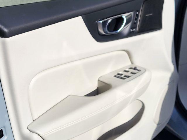 2026 Volvo V60 Cross Country Plus, B5 AWD Gas (mild hybrid)