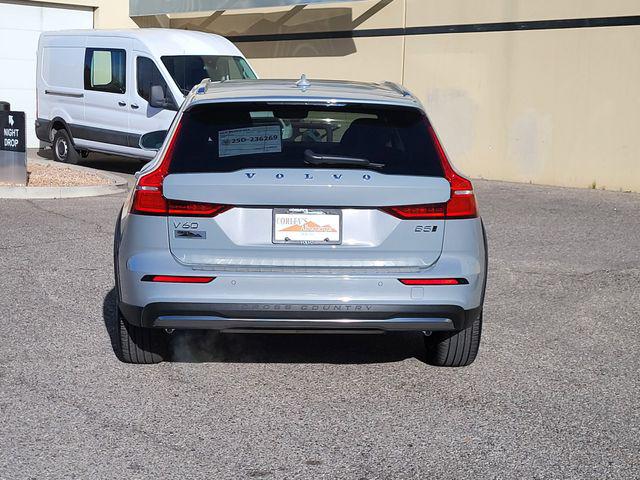 2026 Volvo V60 Cross Country Plus, B5 AWD Gas (mild hybrid)