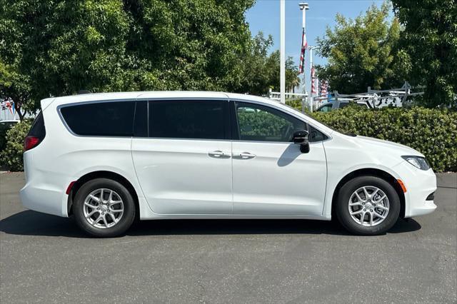 2026 Chrysler Voyager VOYAGER LX