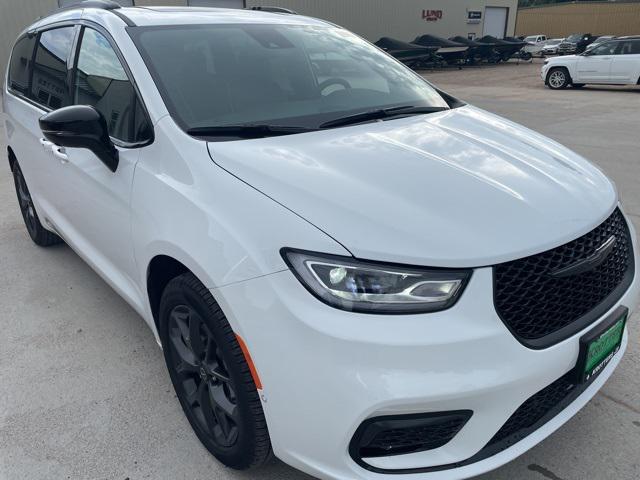 2026 Chrysler Pacifica PACIFICA LIMITED AWD