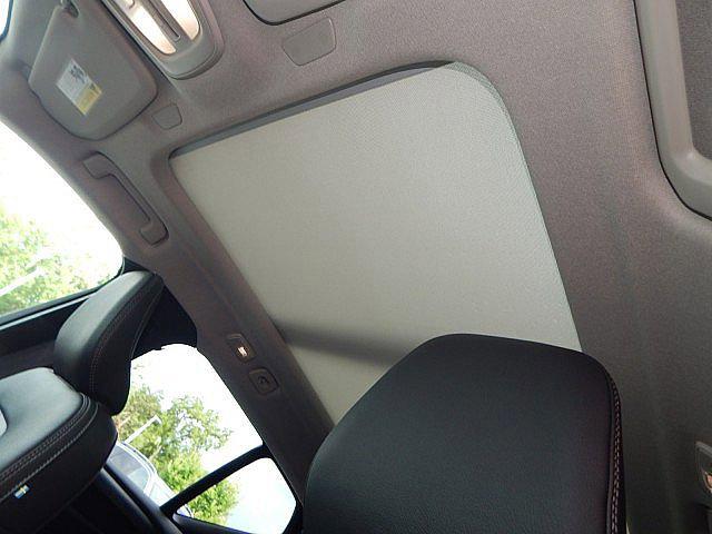 2026 Volvo XC40 Core, B5 AWD Gas (mild hybrid), Dark