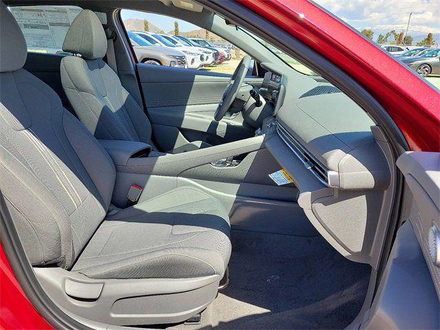 2025 Hyundai Elantra SEL - Photo 17