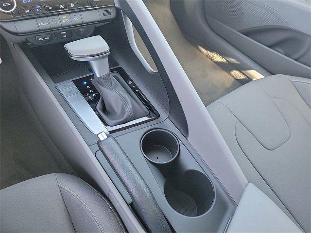 2025 Hyundai Elantra SEL - Photo 14