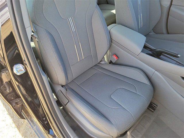 2025 Hyundai Elantra SEL - Photo 17