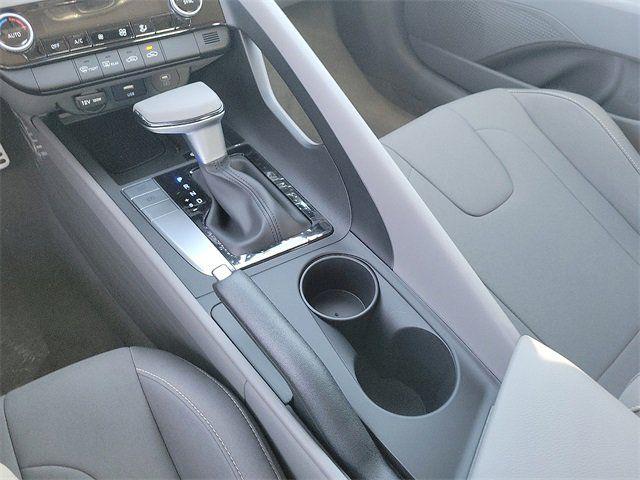 2025 Hyundai Elantra SEL - Photo 14