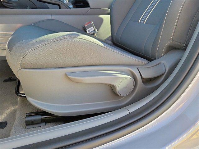 2025 Hyundai Elantra SEL - Photo 15