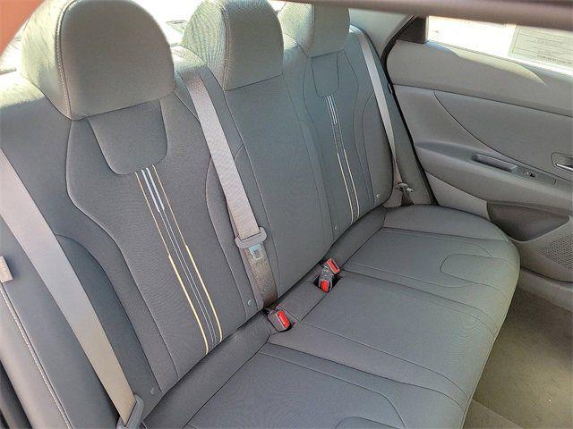 2025 Hyundai Elantra SEL - Photo 19