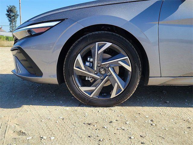 2025 Hyundai Elantra SEL - Photo 23