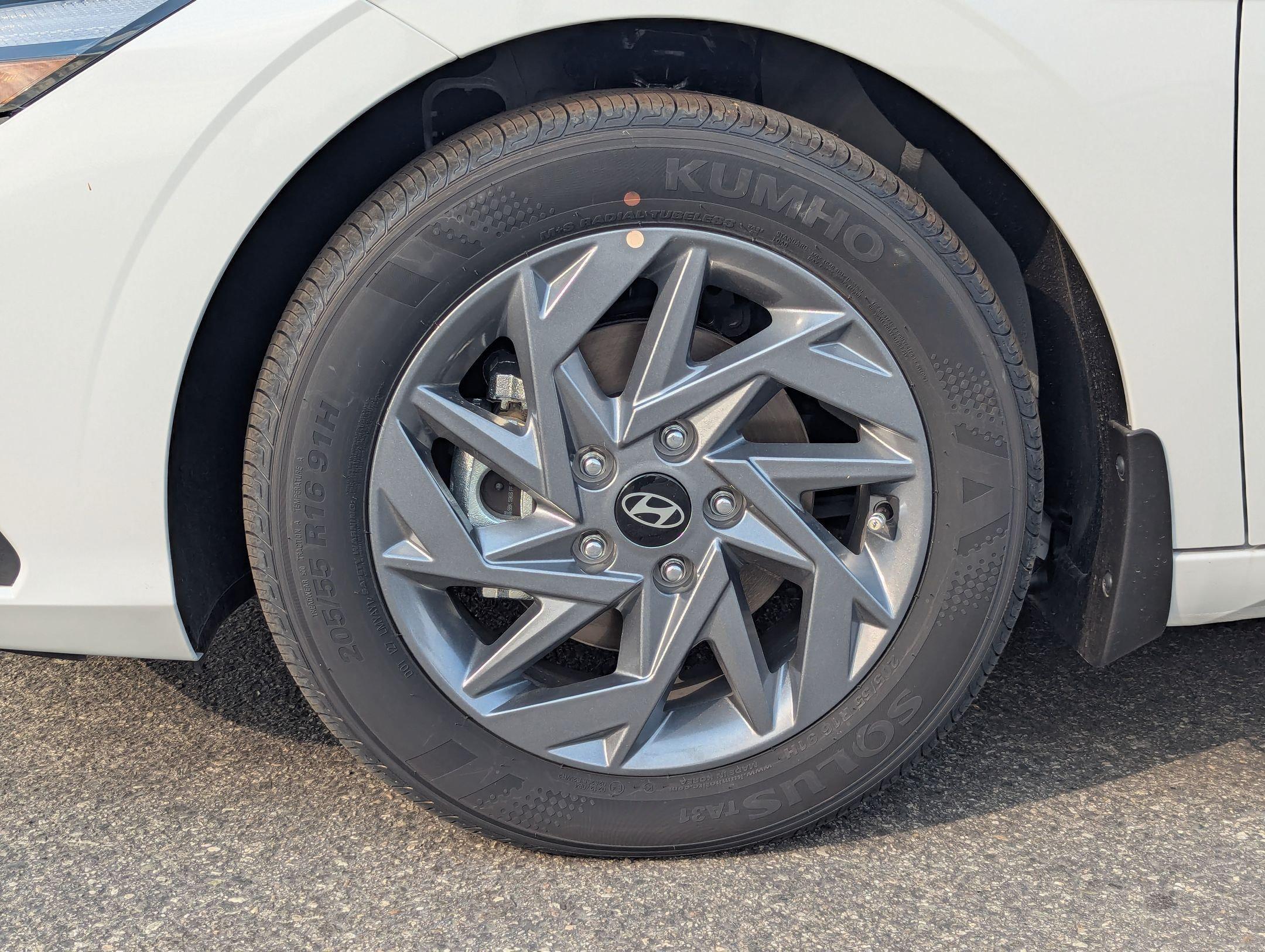 2025 Hyundai Elantra SEL - Photo 9