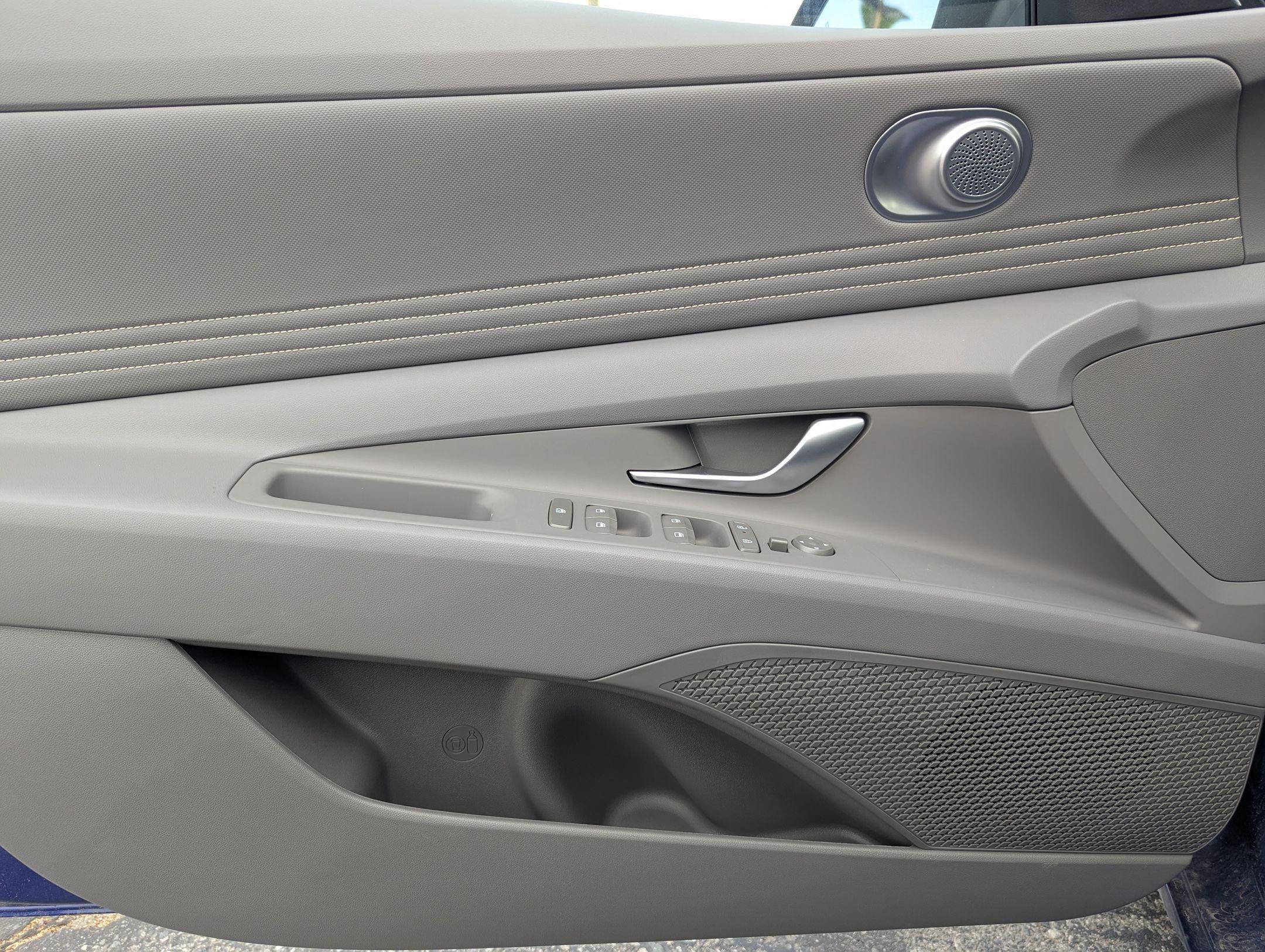 2025 Hyundai Elantra SEL - Photo 10