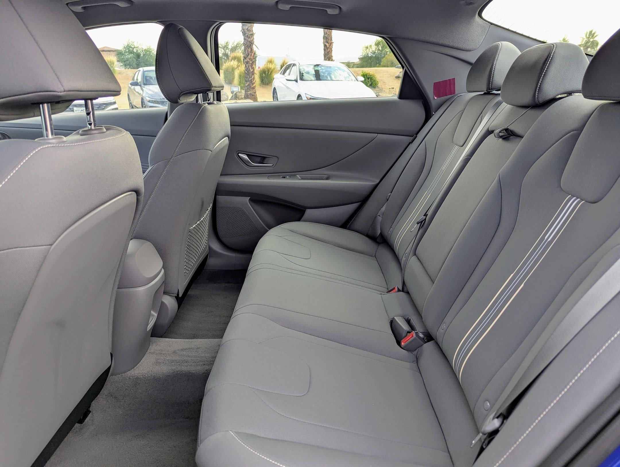 2025 Hyundai Elantra SEL - Photo 23