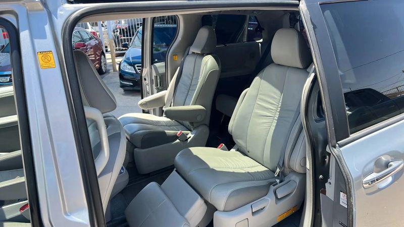 2011 Toyota Sienna Limited