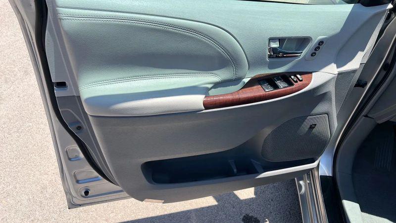 2011 Toyota Sienna Limited