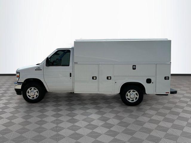 2026 Ford E-350 Cutaway Base