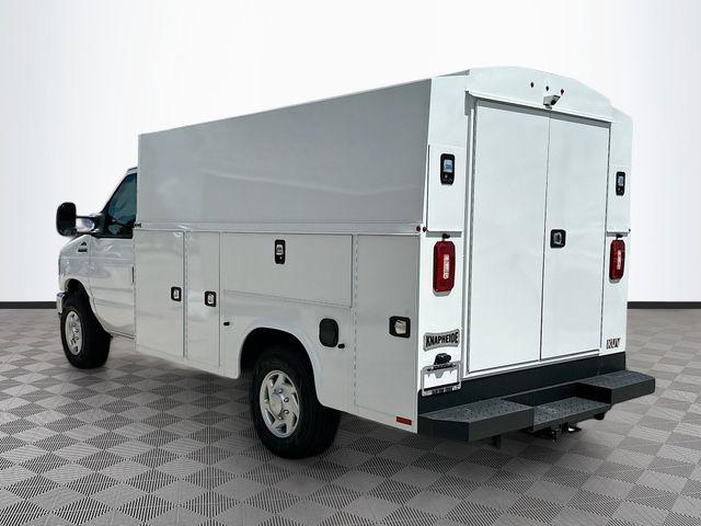 2026 Ford E-350 Cutaway Base