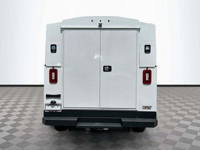 2026 Ford E-350 Cutaway Base