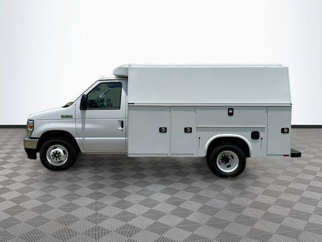2025 Ford E-350 Cutaway Base
