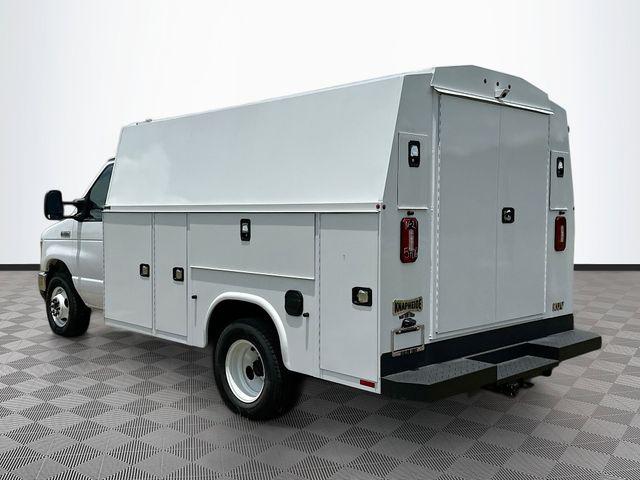 2025 Ford E-350 Cutaway Base