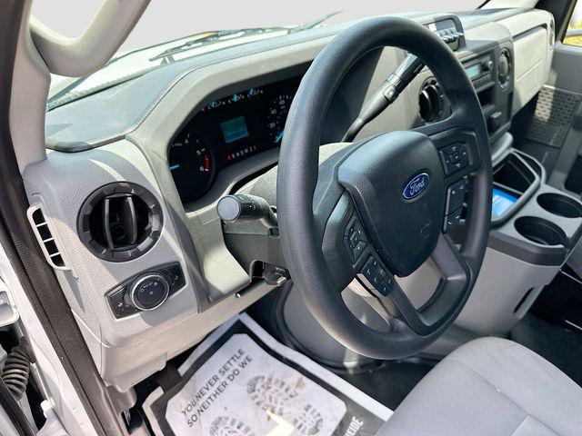 2025 Ford E-350 Cutaway Base