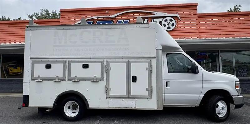 2017 Ford E-350 Cutaway E-350