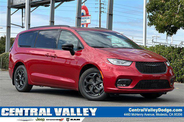 2026 Chrysler Pacifica Plug-In Hybrid PACIFICA PLUG-IN HYBRID SELECT PREMIUM 2026 Chrysler Pacifica Plug-In Hybrid PACIFICA PLUG-IN HYBRID SELECT PREMIUM