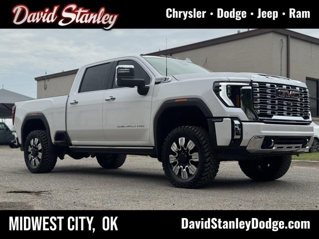 2024 GMC Sierra 2500HD 4WD Crew Cab Standard Bed Denali