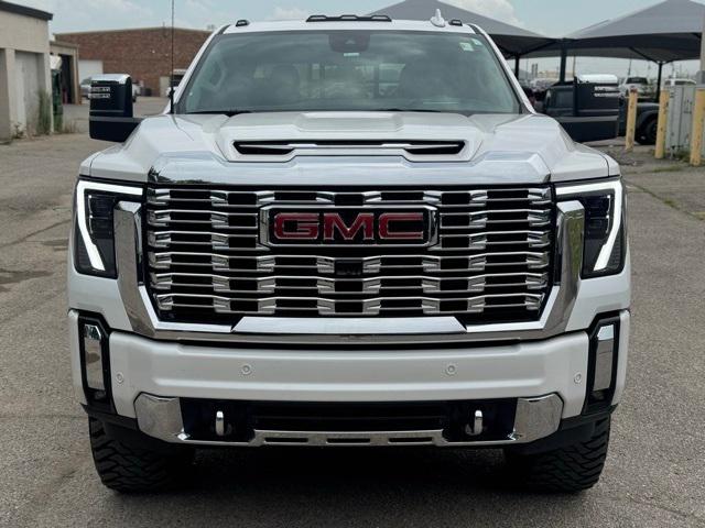 2024 GMC Sierra 2500HD 4WD Crew Cab Standard Bed Denali