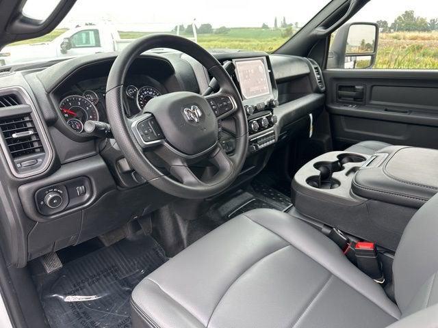 2025 RAM Ram 5500 Chassis Cab RAM 5500 TRADESMAN CHASSIS CREW CAB 4X4 84 CA 2025 RAM Ram 5500 Chassis Cab RAM 5500 TRADESMAN CHASSIS CREW CAB 4X4 84 CA