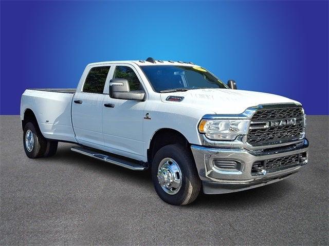 2024 RAM 3500 Tradesman Crew Cab 4x4 8 Box