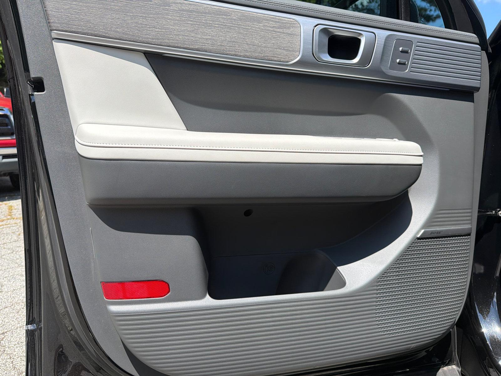 2025 Hyundai Santa Fe Limited - Photo 11