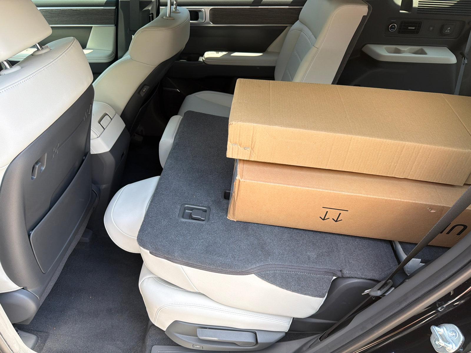 2025 Hyundai Santa Fe Limited - Photo 12