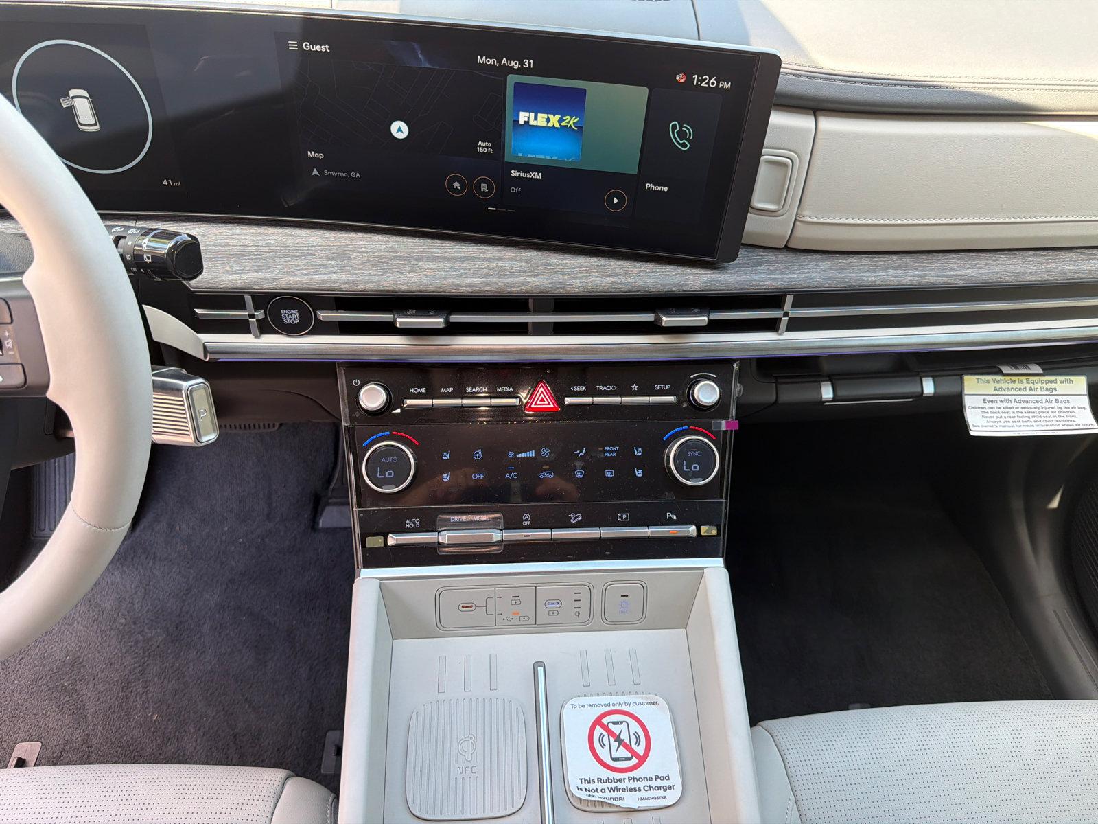 2025 Hyundai Santa Fe Limited - Photo 21