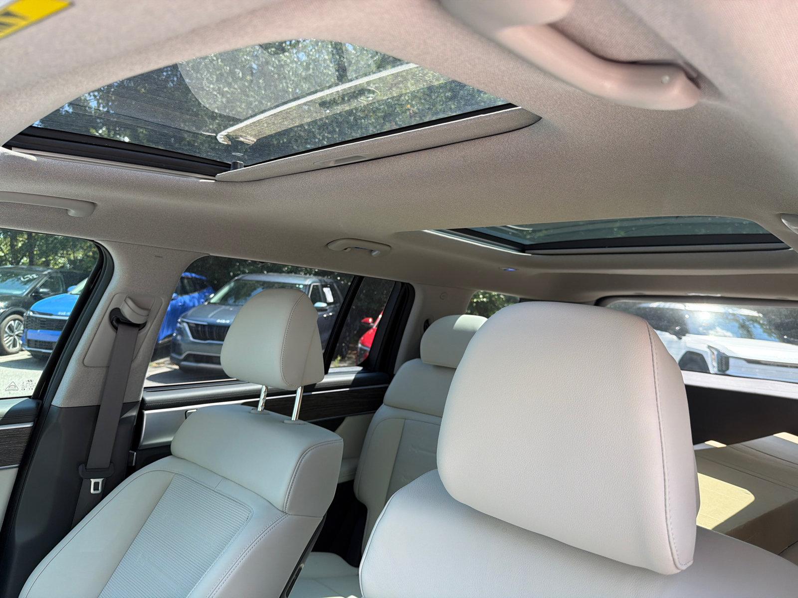 2025 Hyundai Santa Fe Limited - Photo 26
