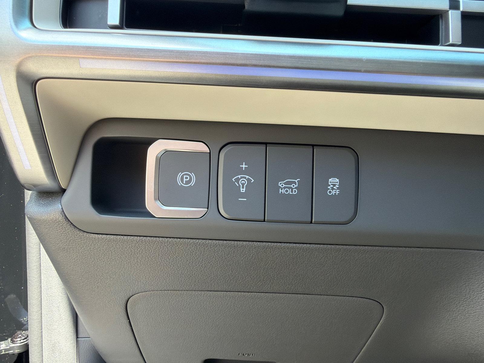 2025 Hyundai Santa Fe Limited - Photo 27