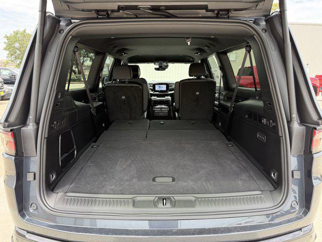 2025 Jeep Wagoneer Series II Carbide 4x4