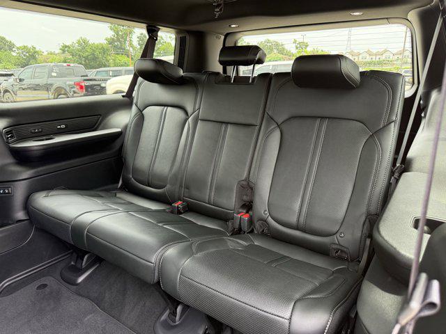 2025 Jeep Wagoneer Series II Carbide 4x4