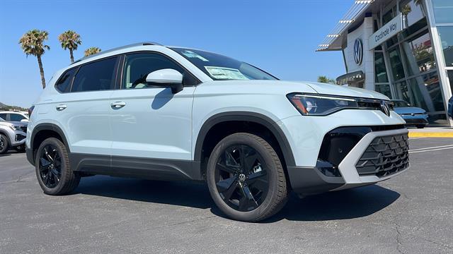 2025 Volkswagen Taos 1.5T SE for sale in Corona, CA