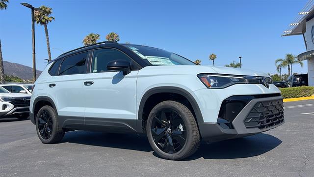 2025 Volkswagen Taos 1.5T SE Black for sale in Corona, CA