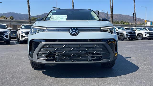 2025 Volkswagen Taos 1.5T SE Black