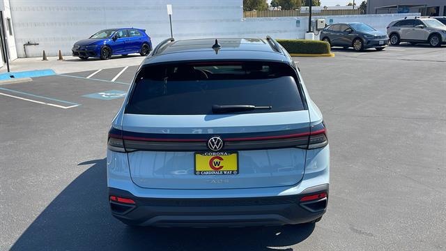 2025 Volkswagen Taos 1.5T SE Black