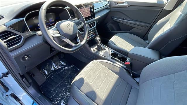 2025 Volkswagen Taos 1.5T SE Black