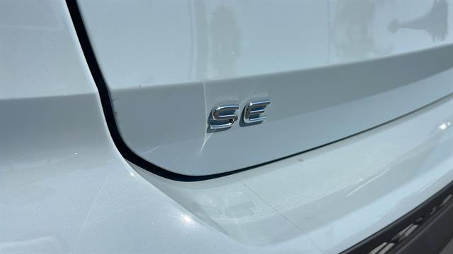 2025 Volkswagen Taos 1.5T SE Black
