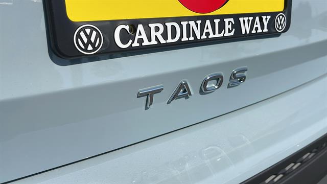 2025 Volkswagen Taos 1.5T SE Black