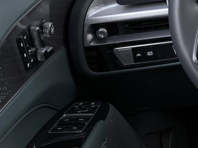 2025 Cadillac iQ Luxury w/1SE